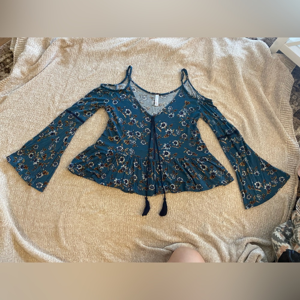 5/$25 Floral Off the Shoulder Shirt